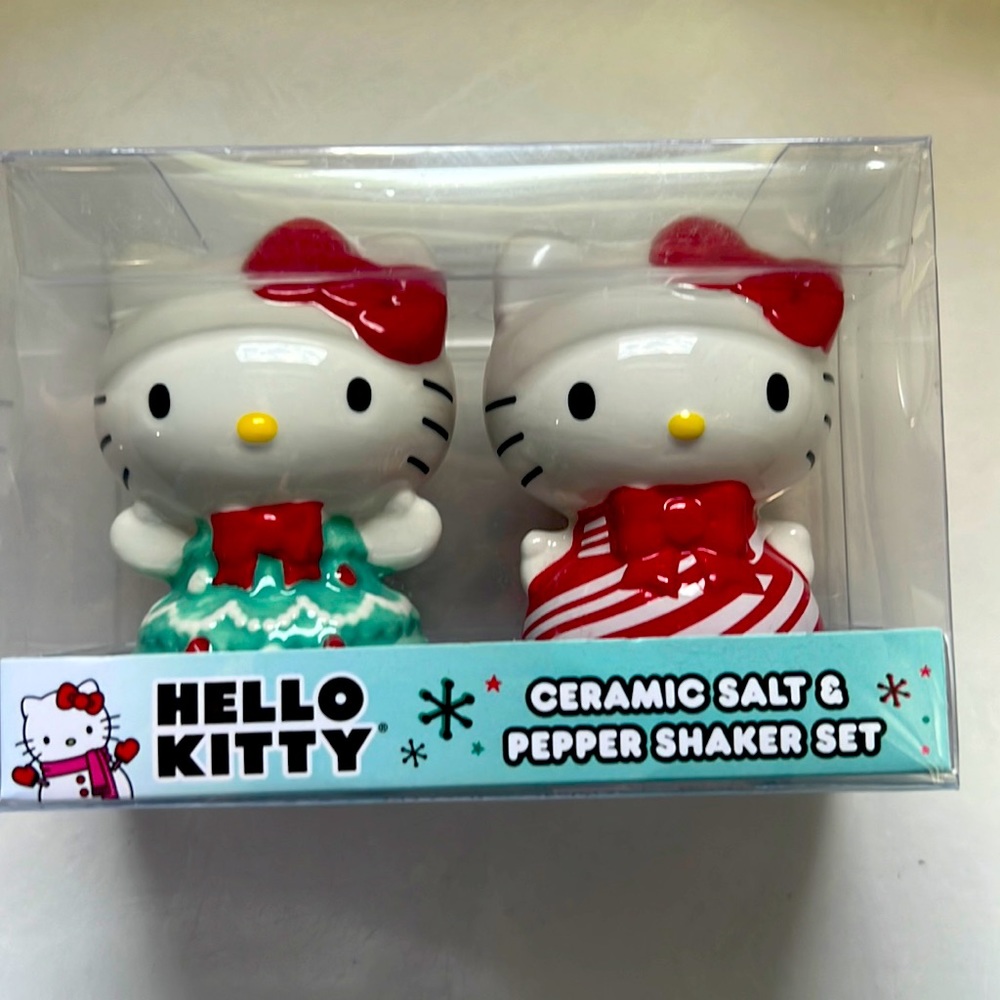 Salt and pepper shaker HelloKitty